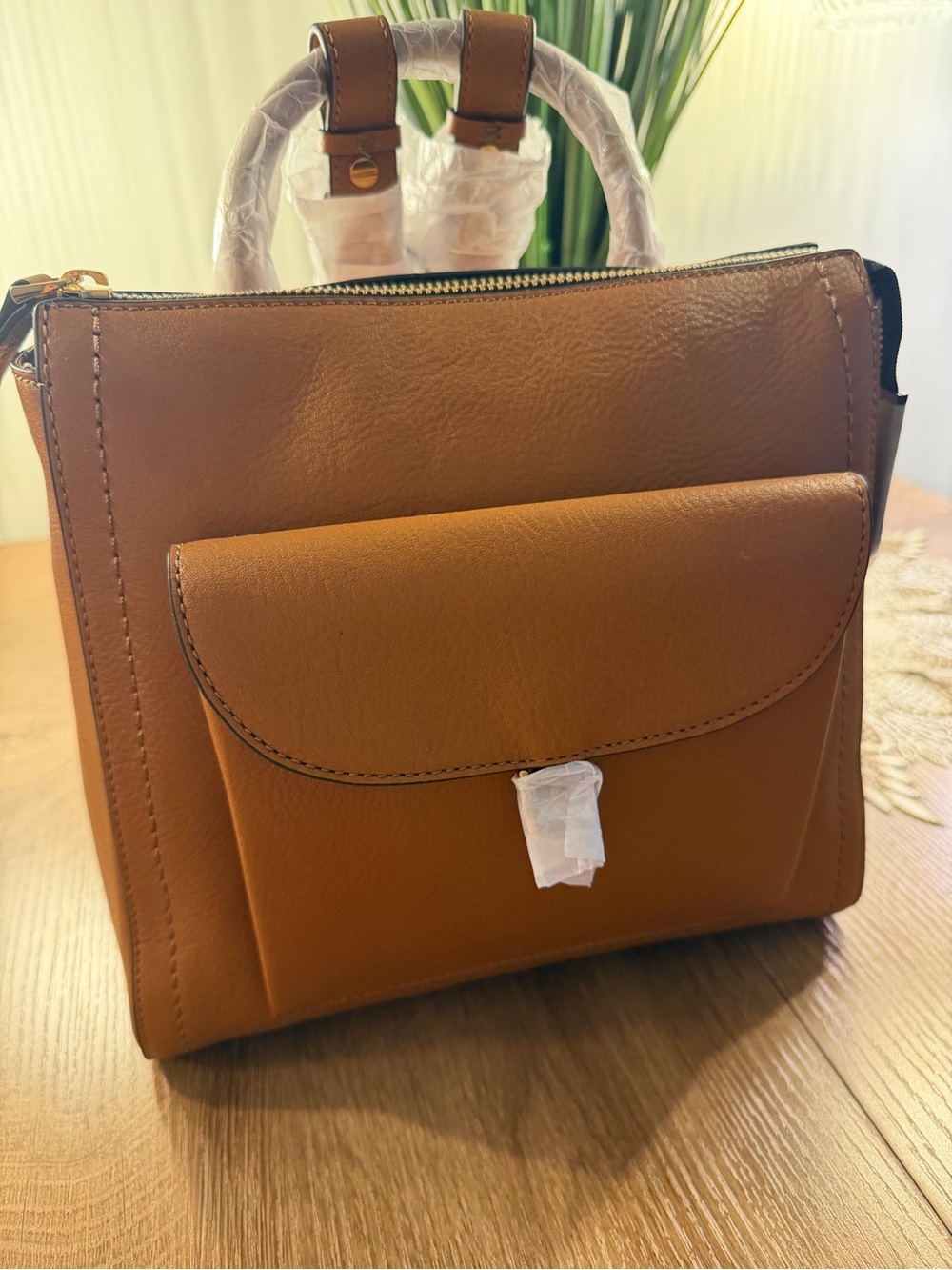 Fossil Brown Leather 10” x 10.5” x 3 3/4” Backpack Style Handbag. Gold Colored H
